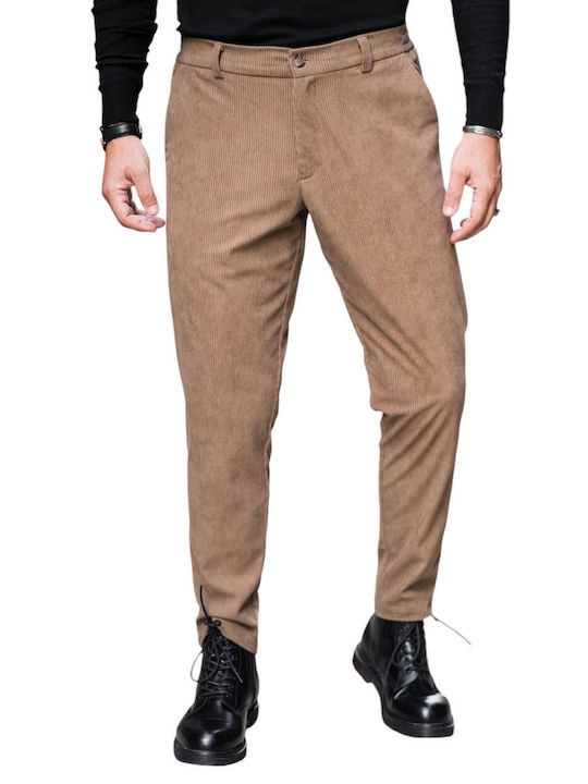 Trousers in Loose Fit Brown