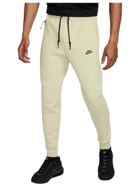 Nike Sportswear Tech Fleece Jogginghose mit Gum...