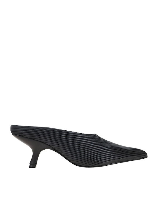 Mules with Low Heel in Black Color