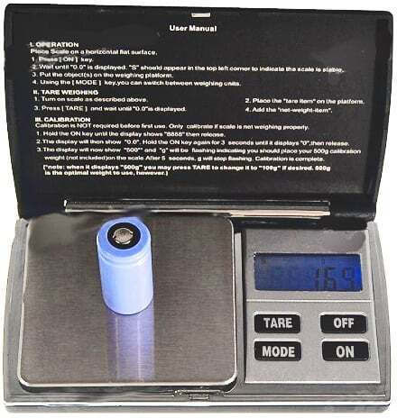 Elektronisch Präzisionswaage mit einer Wiegekapazität von 0.2kg und einer Unterteilung von 0.01gr