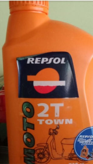 Repsol Moto Town Motorcycle Oil for Two-Stroke Engines 1lt