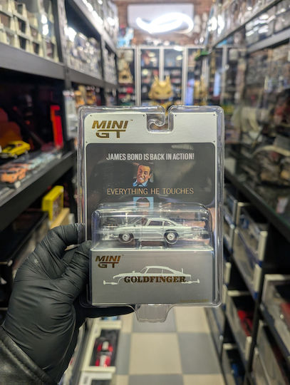 Mini GT Aston Martin Db5 Goldfinger Количка Мащаб 1:64