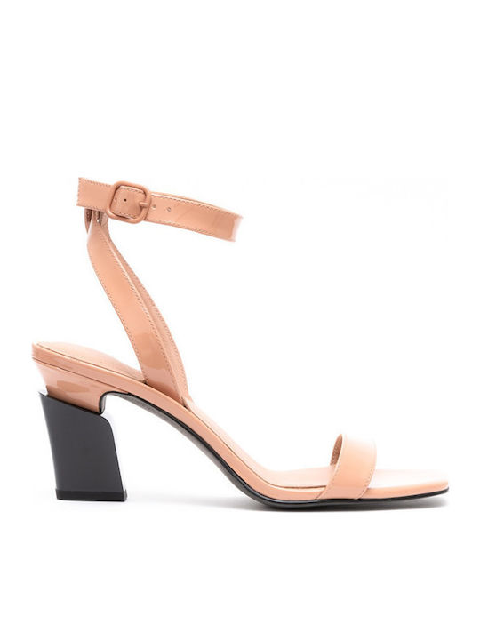 Sandalen aus Lackleder Rosa