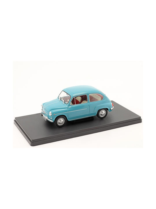 1/24 Fiat 600d 1960 Светлосиньо