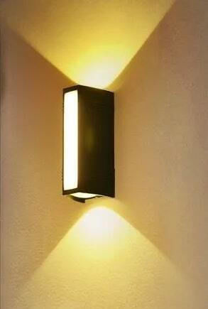 Home Lighting Φωτιστικό Τοίχου με Ενσωματωμένο LED και Θερμό Λευκό Φως Μαύρο
