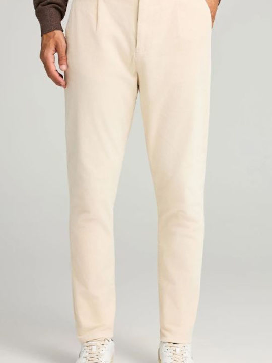 Hose Chino in Lockere Passform Ecru