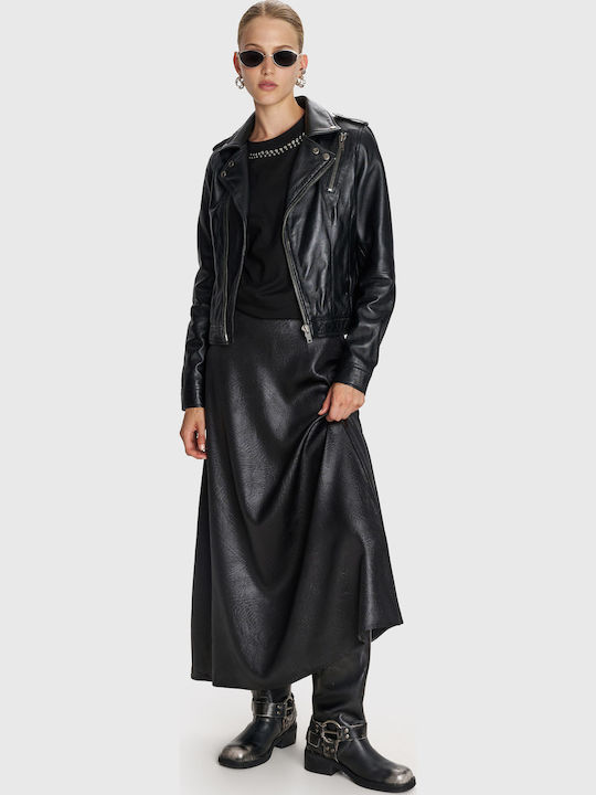 8921659-BLACK