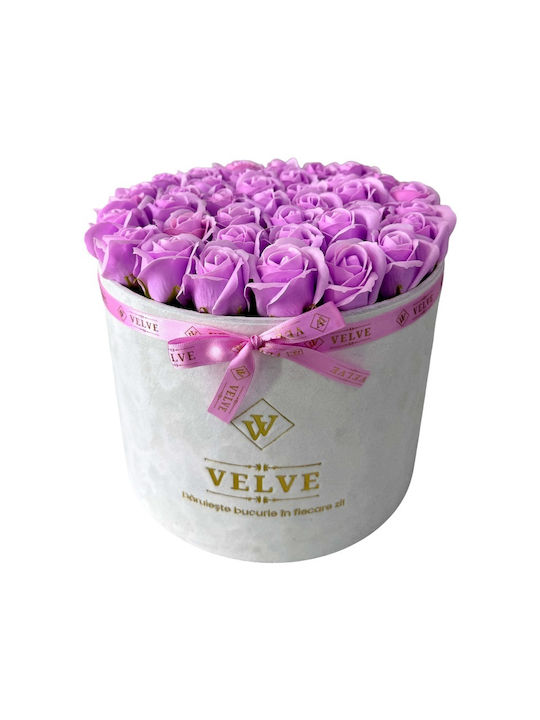 Aranjament Floral Majestic Liliac Trandafiri Săpun În Cutie Catifea Albă