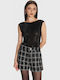 8921865-BLACK