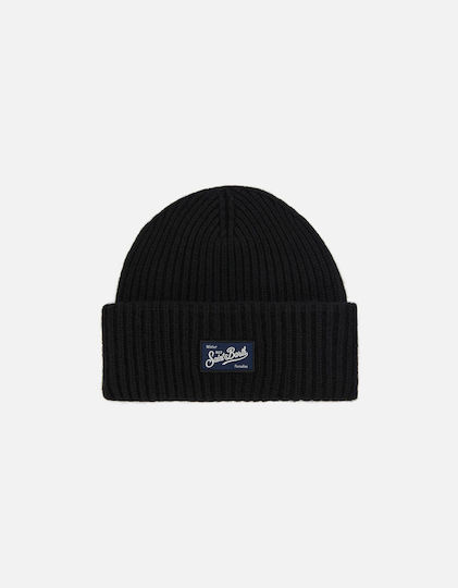 Berry Beanie Unisex Beanie Knitted in Black color
