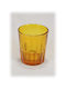 Glas aus Glas in Honig Farbe