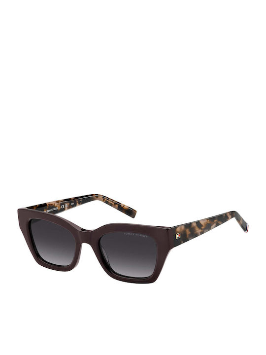 Tommy Hilfiger Women's Sunglasses with Brown Ta...