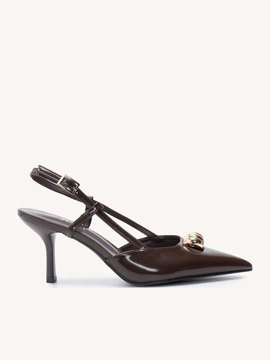Braune Pumps Slingback Lackleder Textur