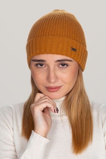 Beanie Beanie Knitted in Yellow color