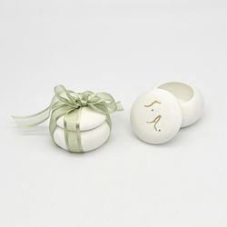 Mărturie de Nuntă Ceramică Macaron Monograme Panglică