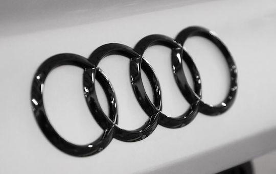 Автомобилен Марка Черно Audi A3 A4 A5 A7 A2 Q3 Q5 Q8 17.7см