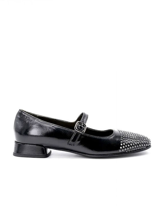 Heels Made of Patent Leather with Medium Heel Black