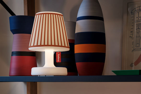 Fatboy Tischlampe mit Orangefarbenem Lampenschirm und Fuß