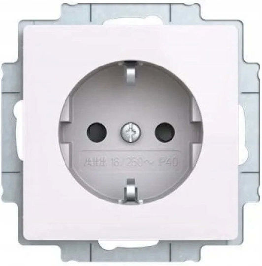 Abb Single Walled Power Socket with Lid White