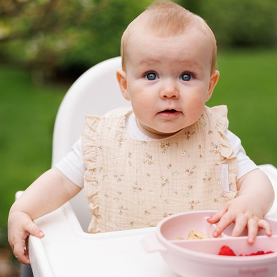 Babyono Водоустойчива Текстилна Лигавница с Копче Бежова
